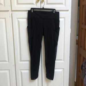 Lululemon black leggings with side pockets, mesh